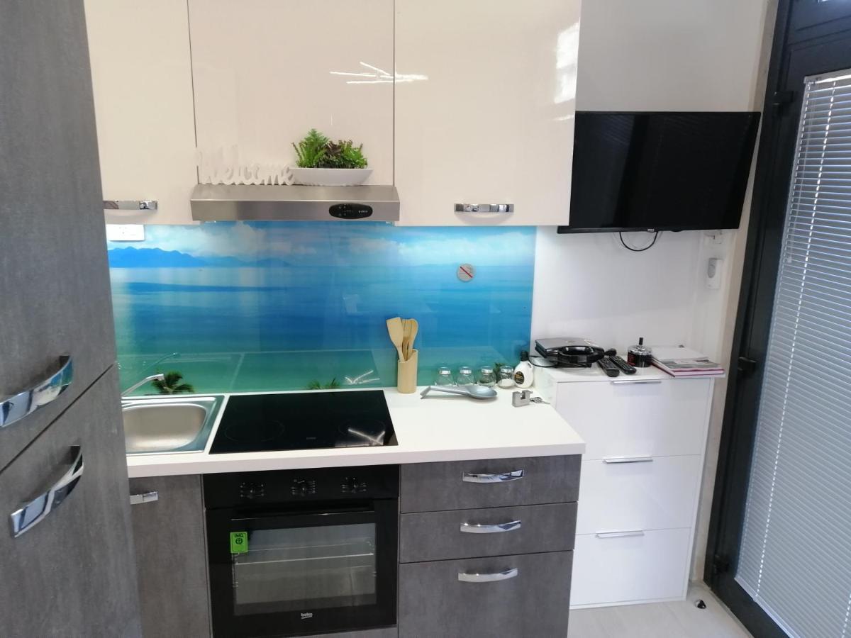 Apartment Rose By The Beach & Tennis Courts สปลิท ภายนอก รูปภาพ