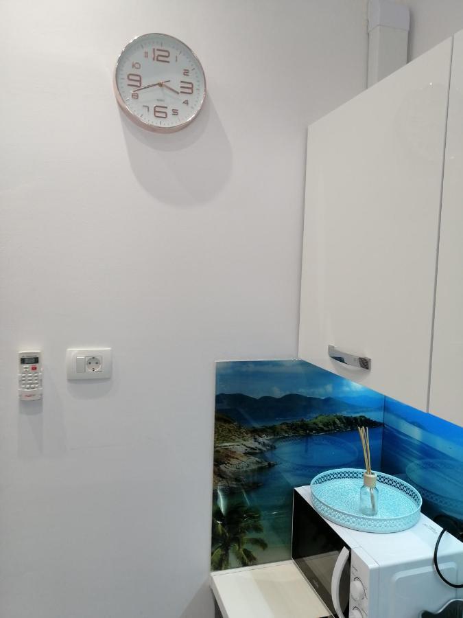 Apartment Rose By The Beach & Tennis Courts สปลิท ภายนอก รูปภาพ