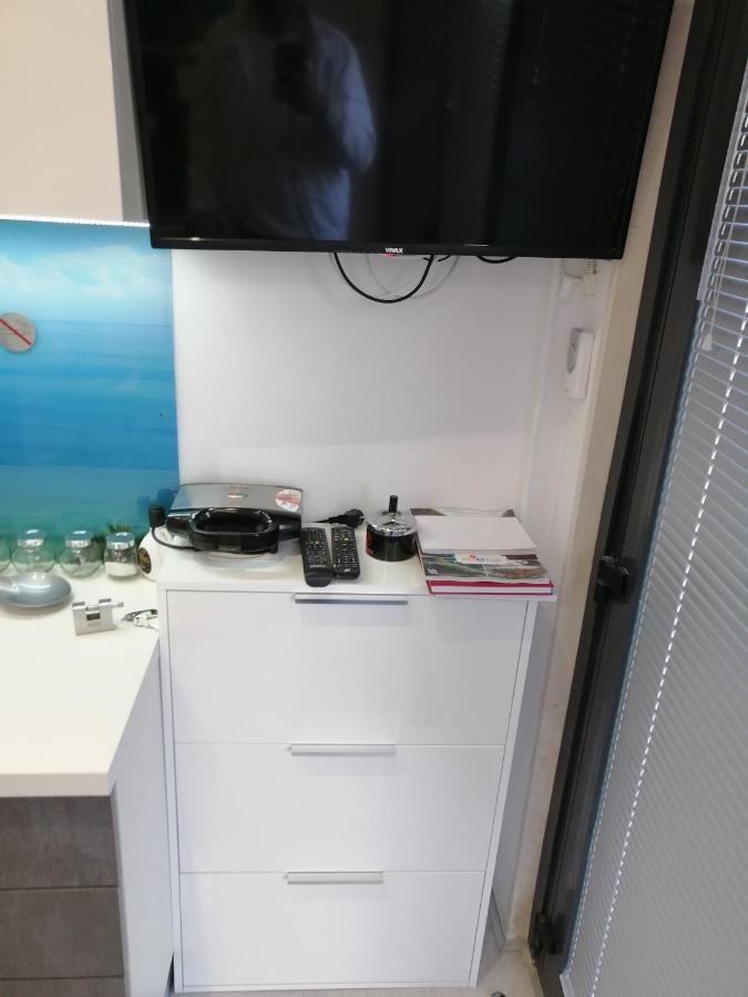 Apartment Rose By The Beach & Tennis Courts สปลิท ภายนอก รูปภาพ